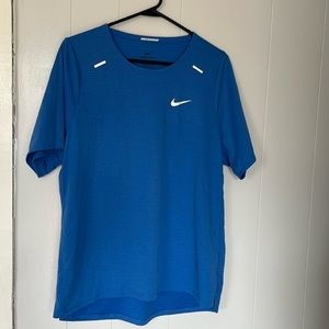 Nike performance running T-shirt for ventilation with perforated holes, size L